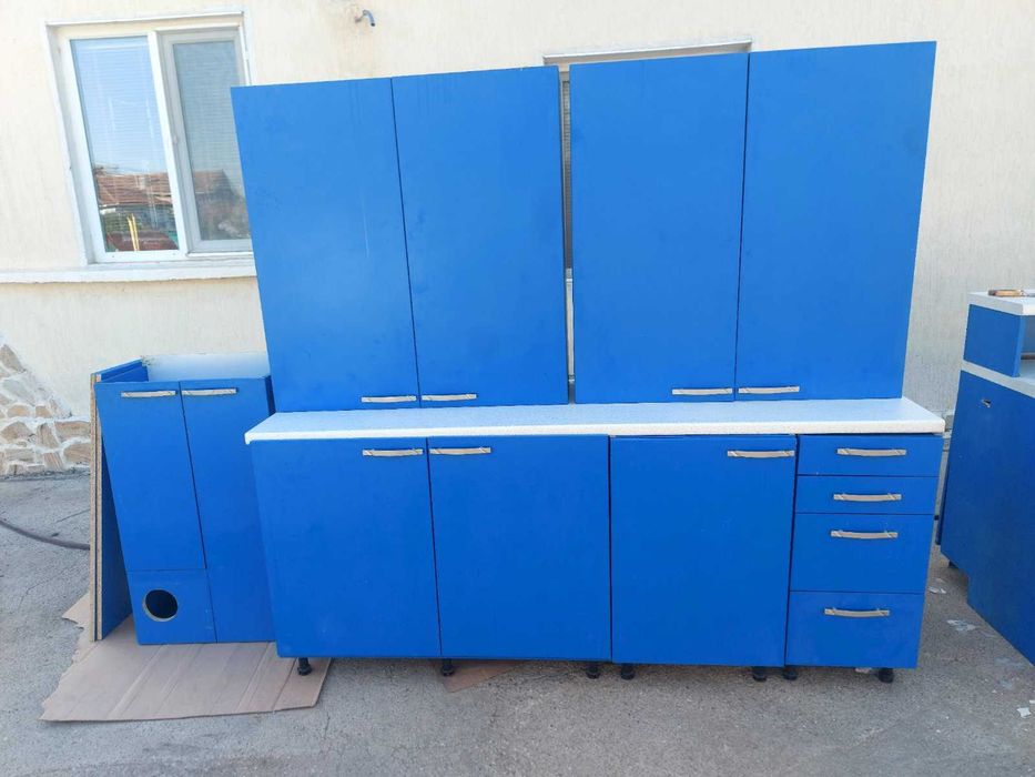 Кухня с барплот синя