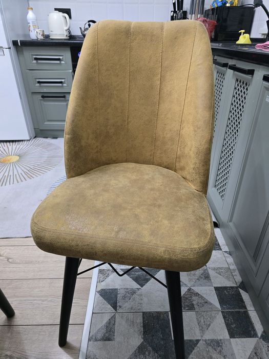 Продам стол и стулья 5шт Турция