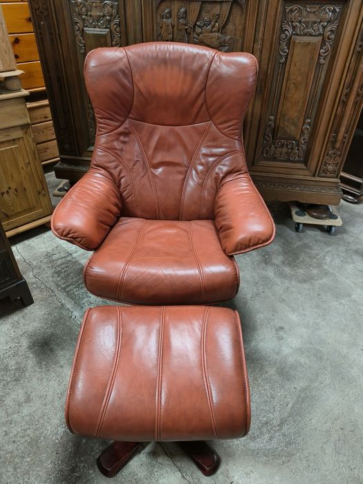 Кресло с отоманка от естествена кожа