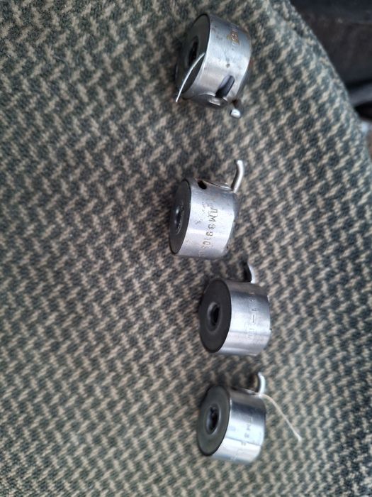 Продам челноки.Цена 1500