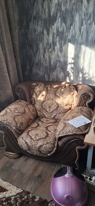 Мебель продам диван и 2 кресла