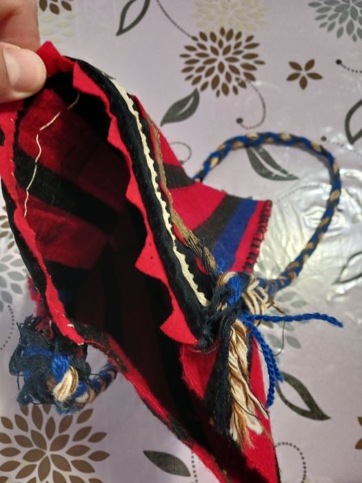 Трдиционна българска чанта.Везана със шевици. Нова.