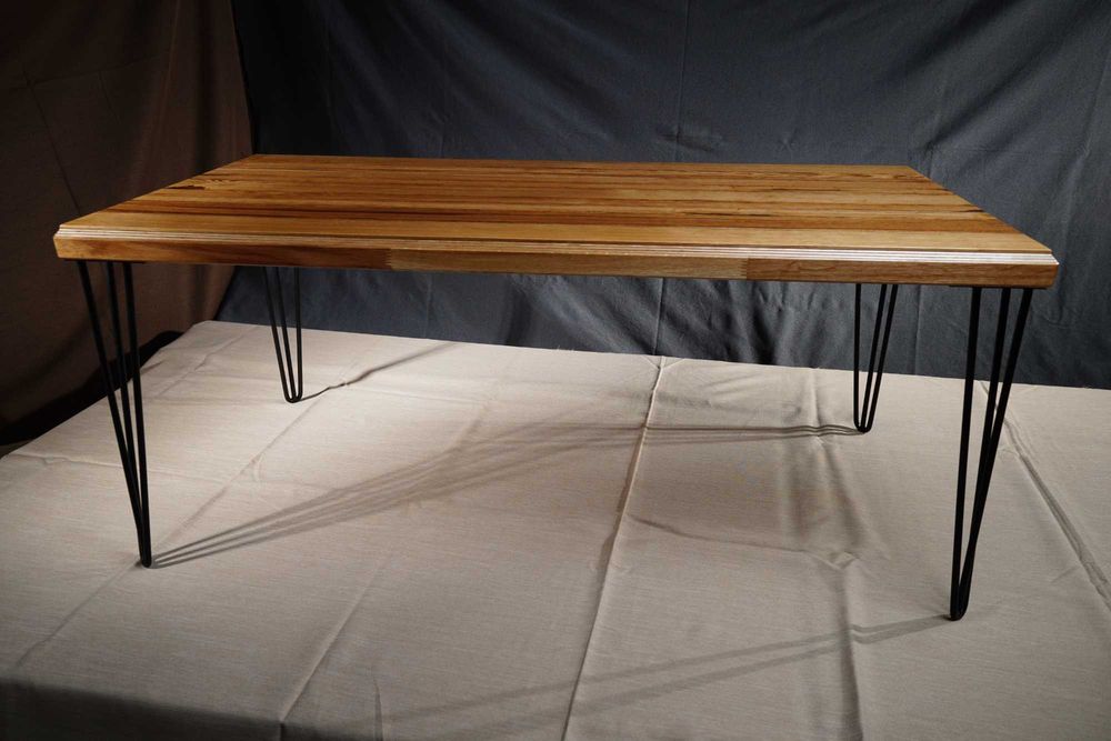 Холна маса с масивен плот дъб