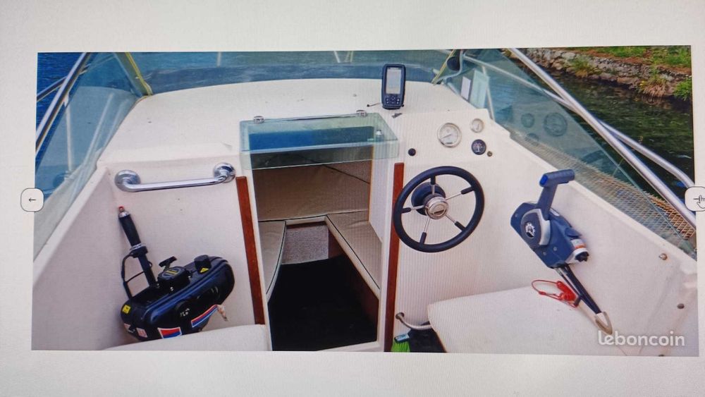 Ocqueteau cu motor si peridoc 900 kg inmatriculat