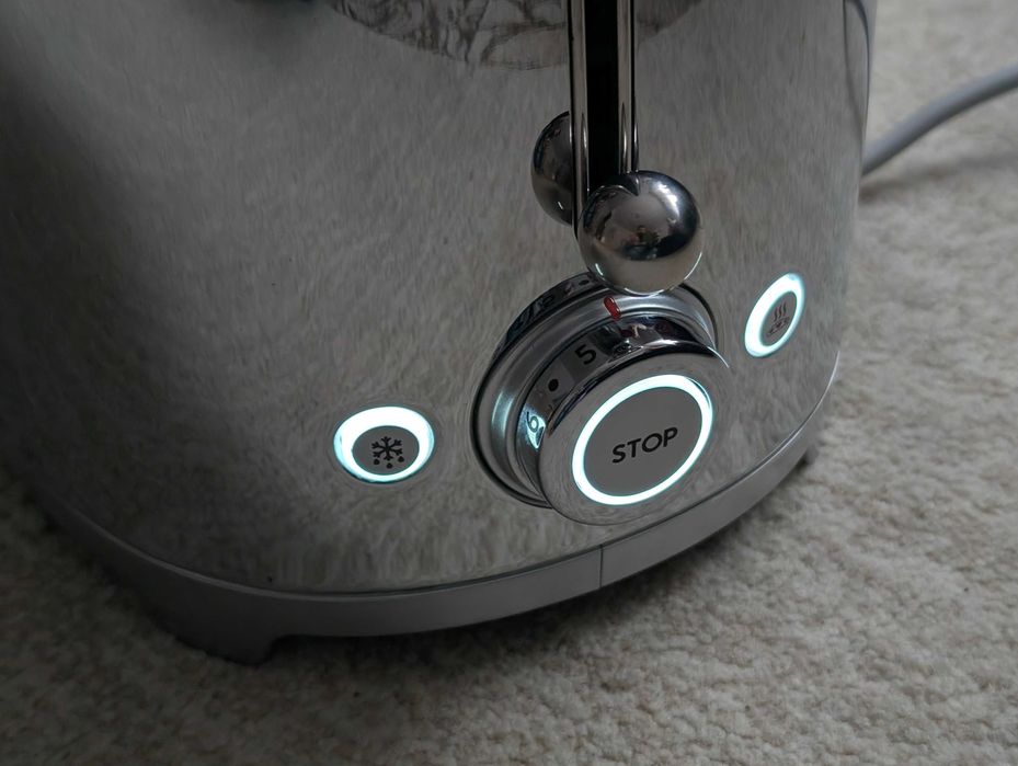 Prajitor de paine Smeg - TSF02SSEU