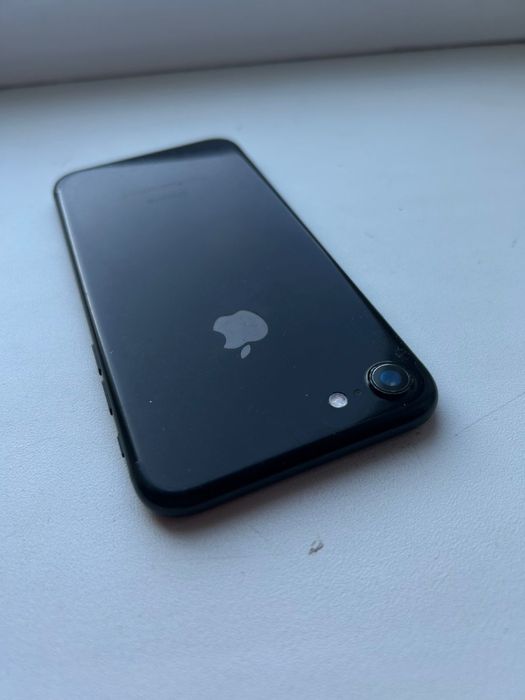 Продам айфон 7 (128)