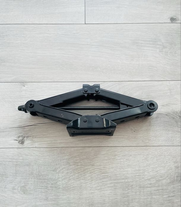 Оригинален крик за VW / Skoda / Seat