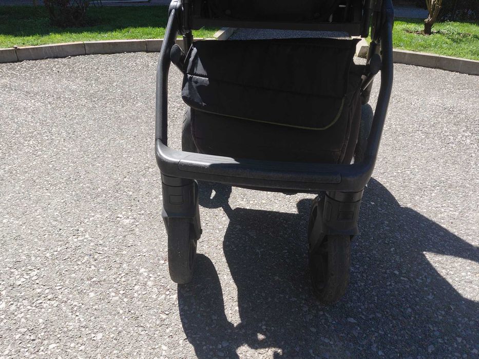 Напълно функционална бебешка количка