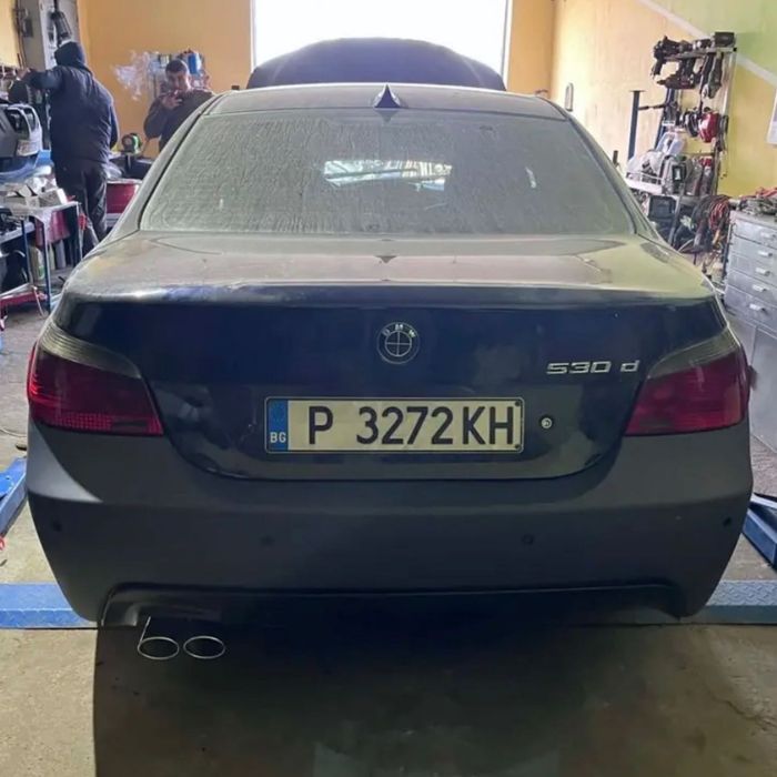 Задна Броня BMW E60 Седан M-Tech – С и БЕЗ Отвори Парктроник НАЛИЧНА!!