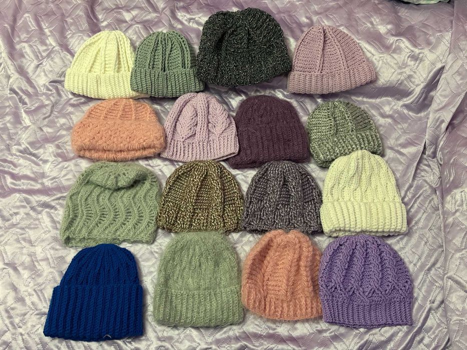 Ръчно изплетени дамски шапки