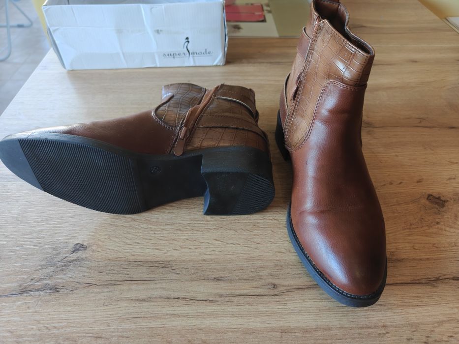 Дамски боти - 2 чифта, 38 номер