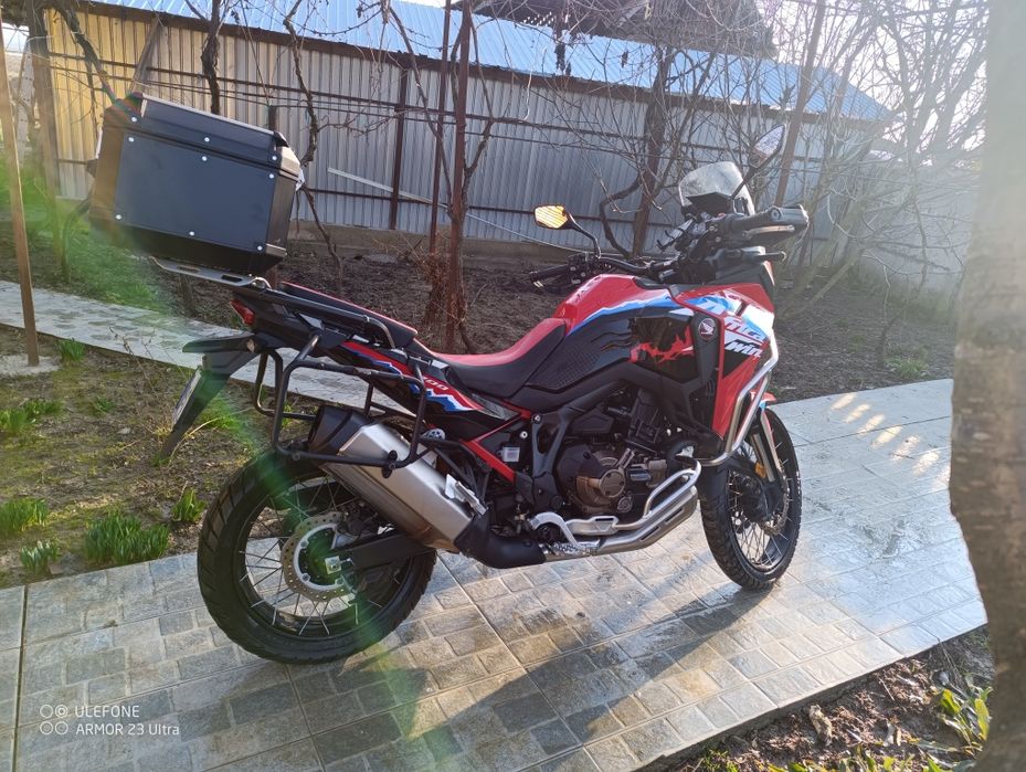 Vând CRF 1100 Africa twin DCT 2024