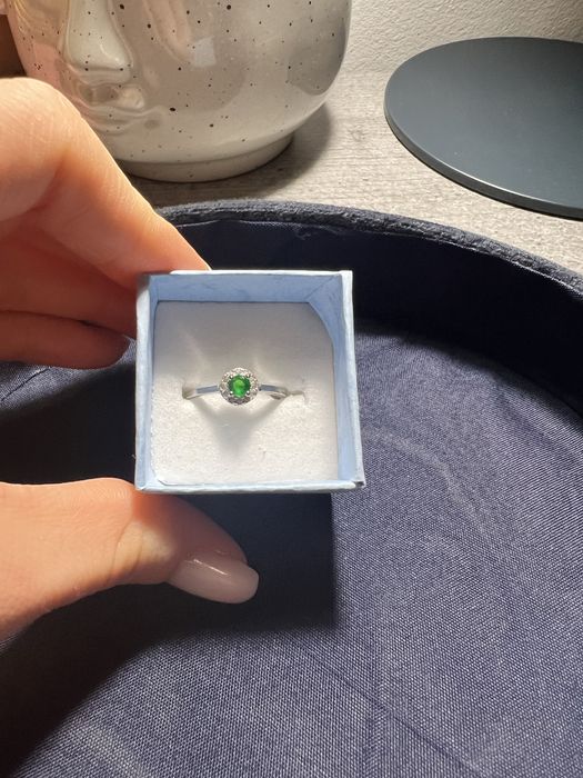 Inel de argint cu piatră verde