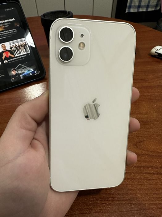 Vând iPhone 12 Alb