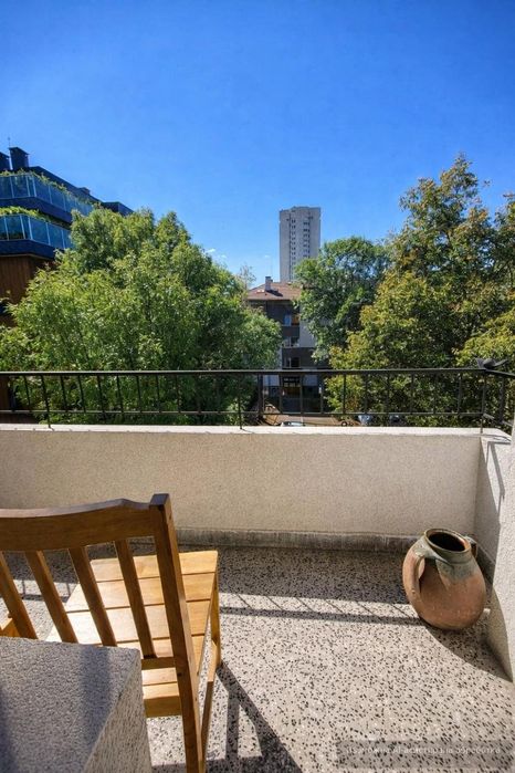 Дава се под наем Тристаен апартамент в София, Изток - 95 кв.м за 1400 € - Снимка #9