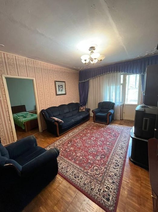 Metro Oybek srochna arenda