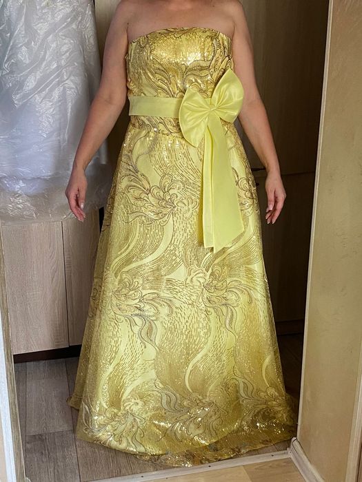 Продам вечерние платья