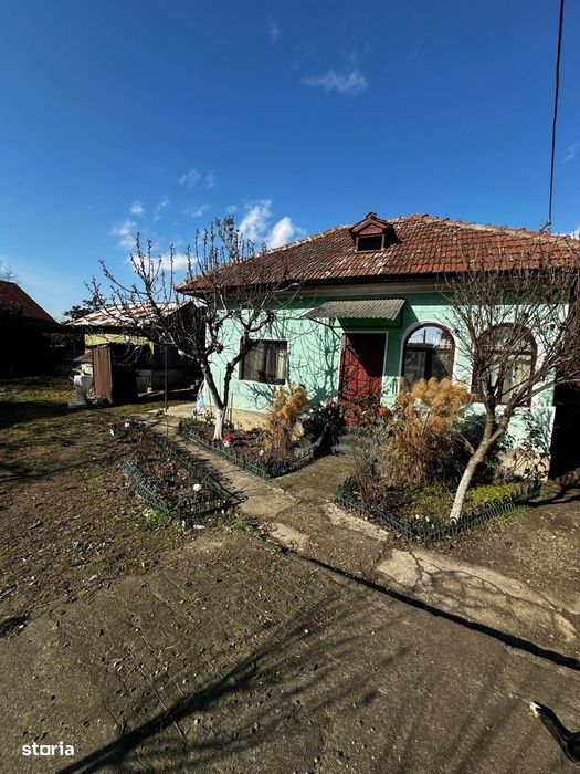 Strada Ostroveni, teren 2094m2 intravilan + constructii