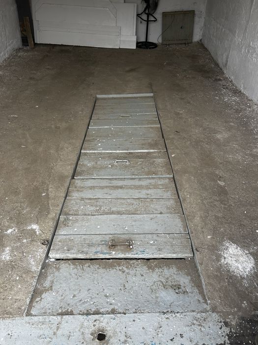 Продается гараж, блочный, в центре города