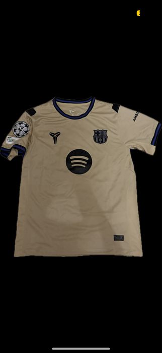 Tricou Raphinia
