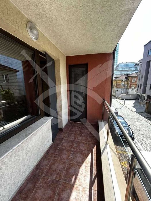 Двустаен апартамент в кв. Иван Вазов № 176485