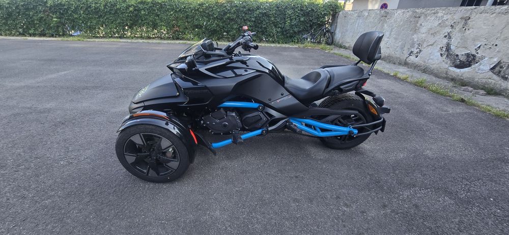 can am spyder rt