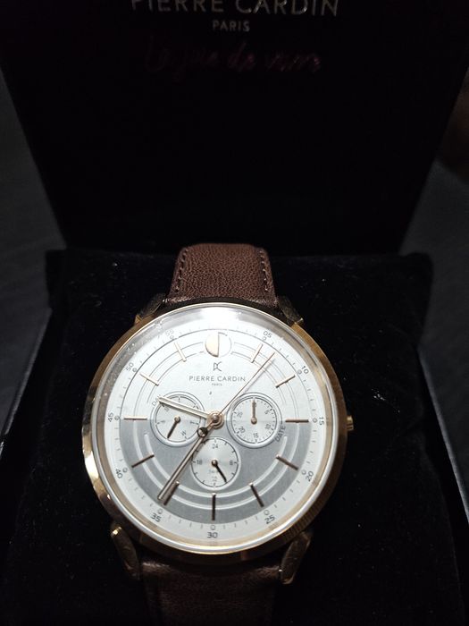 Часовник  Pierre Cardin   оригинален