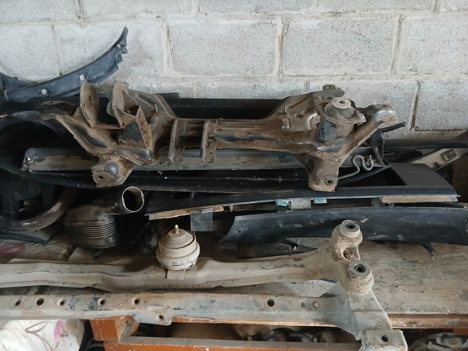 Запчасти на Volkswagen Passat B3.