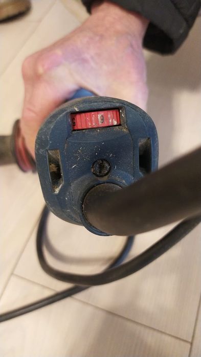 Продам болгарку Bosh