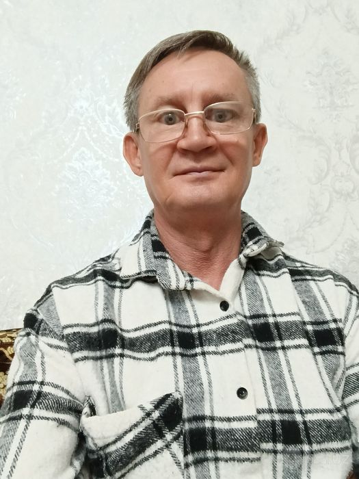 Профессиональный кафельщик .