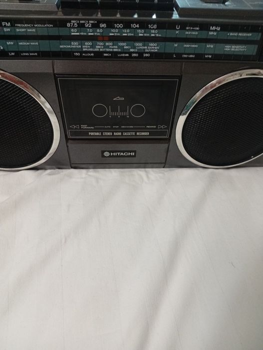 Radio caset HITACHl trk 6830