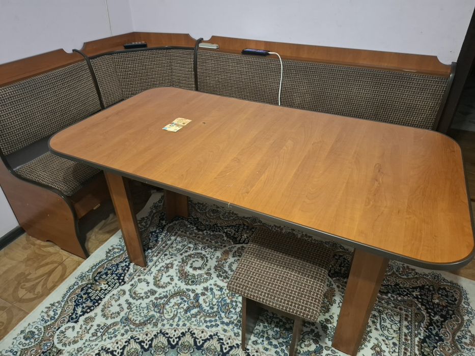 Б/у Стол с уголком