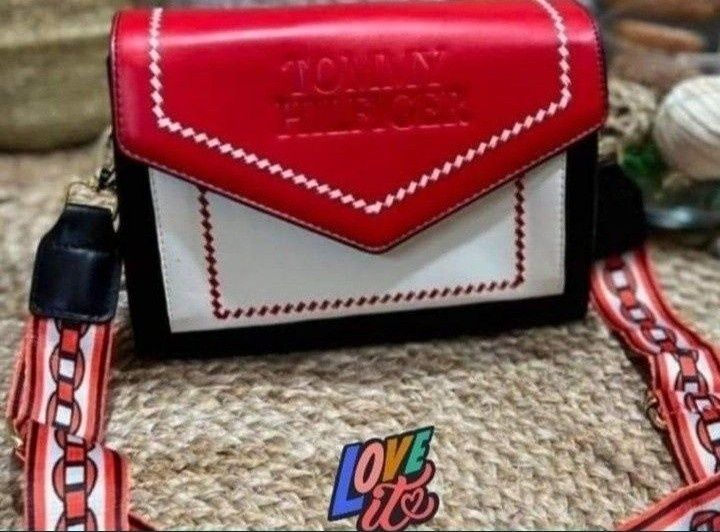 Geanta Tommy Hilfiger crossbody +portofel, saculet, etichetă