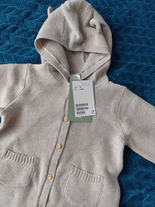 Vând salopetă tricotată băiețel