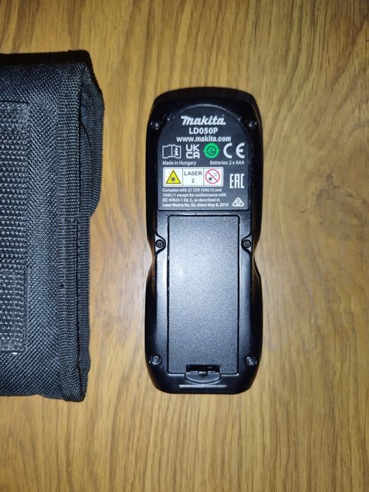 Лазерна ролетка Makita LD050P