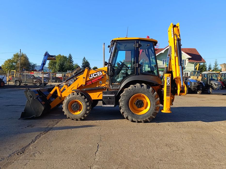JCB 3CX 2025, buldoexcavator, 8 tone, brat telescopic