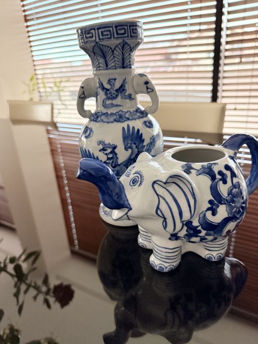 Два комплекта с вази