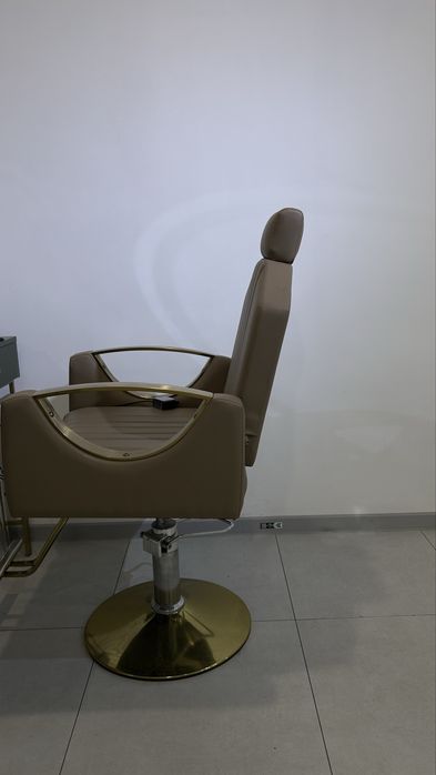 Продам Ресепшн 25.000 тг