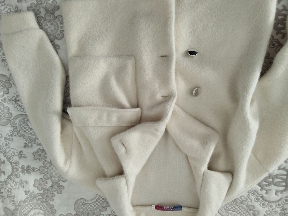 Продам лёгкую куртка, костюм