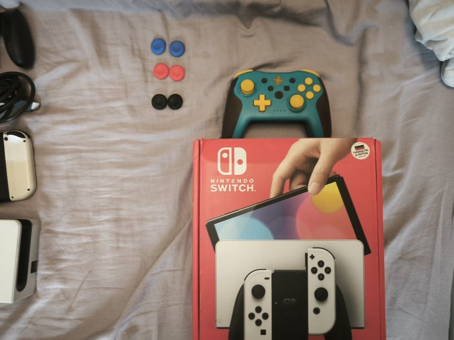 Nintendo switch oled  бял