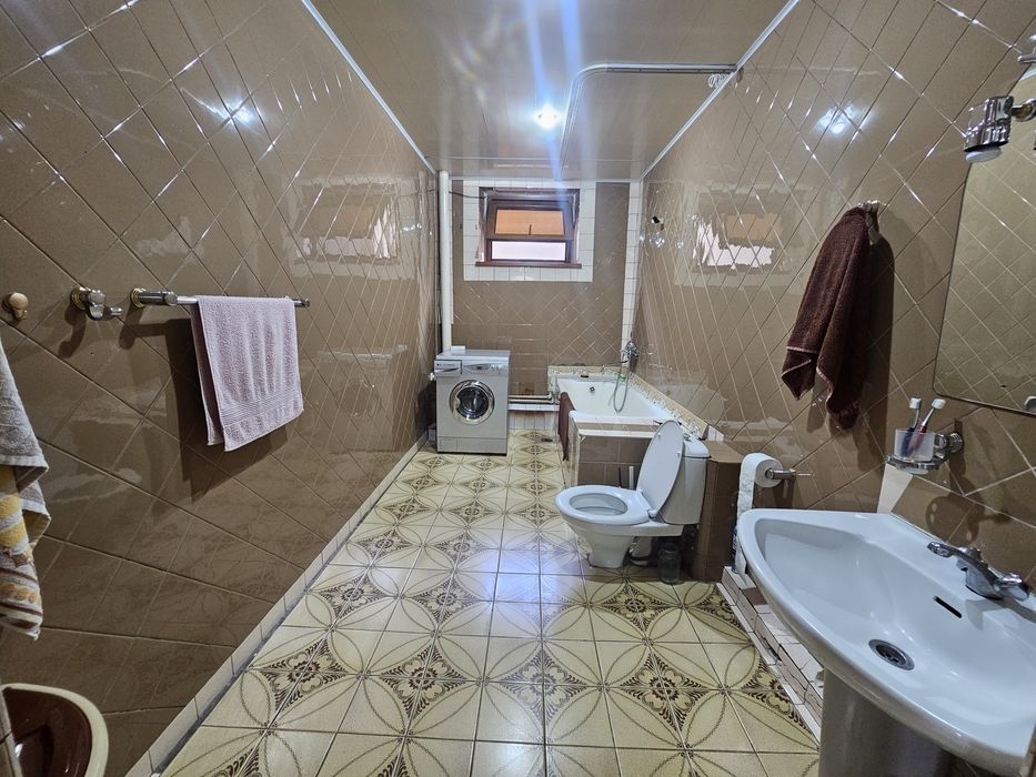 Аэропорт вайида 7 су'тик ховли сотилади