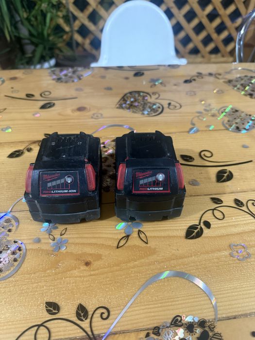 Vand baterii milwaukee de 5 amperi