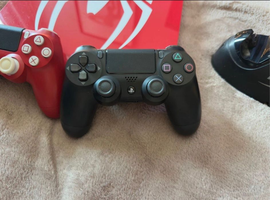 Play station 4 Slim - Spider-Man Limited Edition