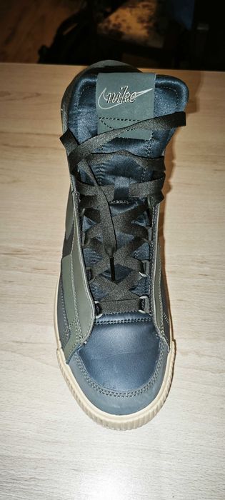 Продавам дамски маратонки NIKE