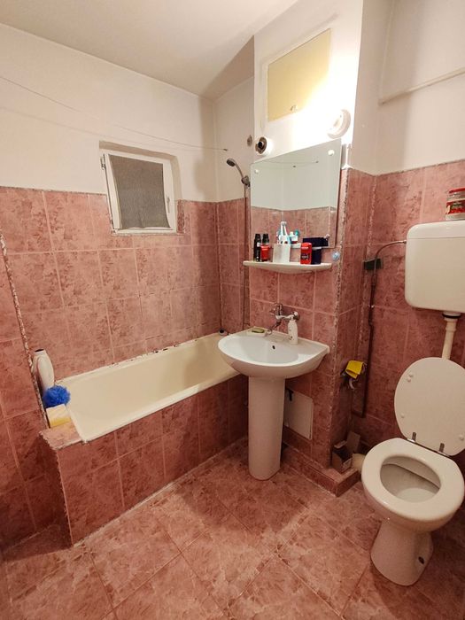 Inchiriere apartament 3 camere zona centru Ploiesti