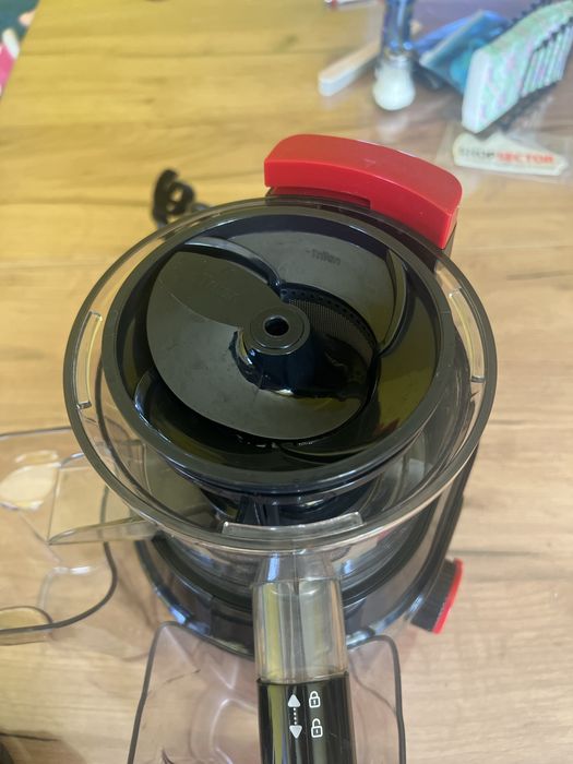 Сокоизтисквачка за студено пресоване Tefal Juiceo