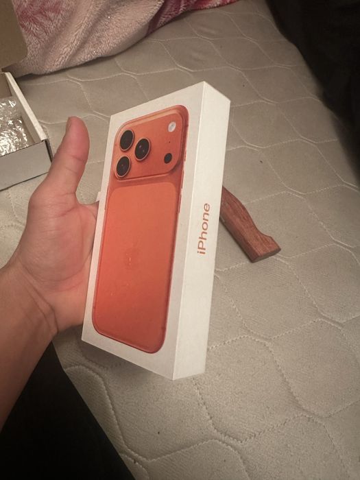 Продается айфон 17 про 256 гб Е Сим