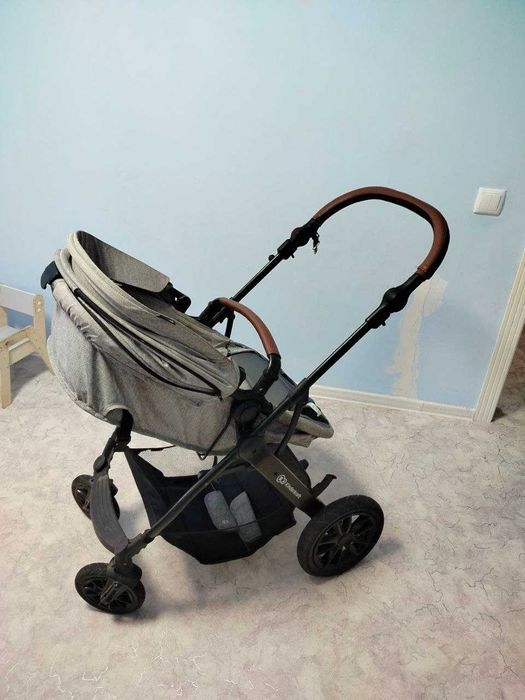 Детская коляска-трансформер