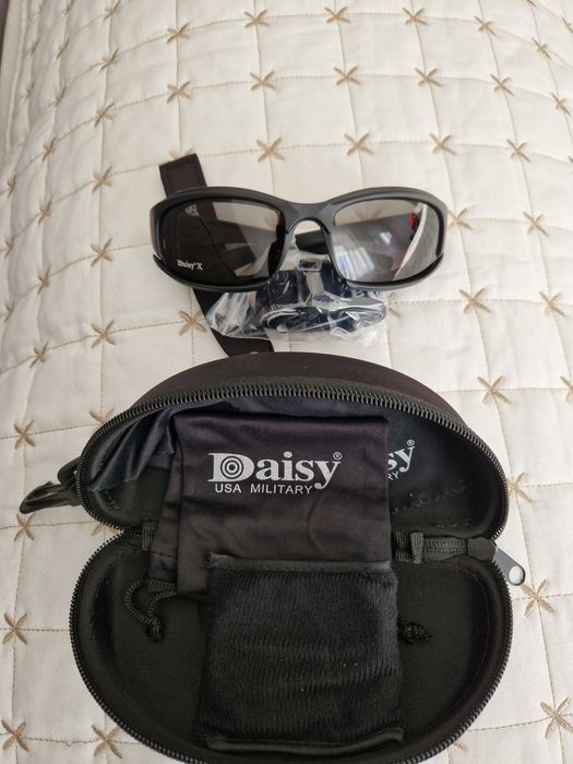 Солнцезащитные очки Daisy