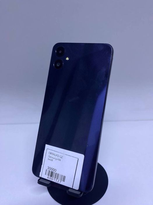 Samsung A06.